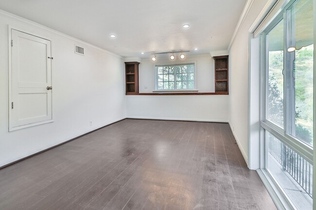 Building Photo - MOVE-IN READY, Bell Canyon 4BR w/views + o...