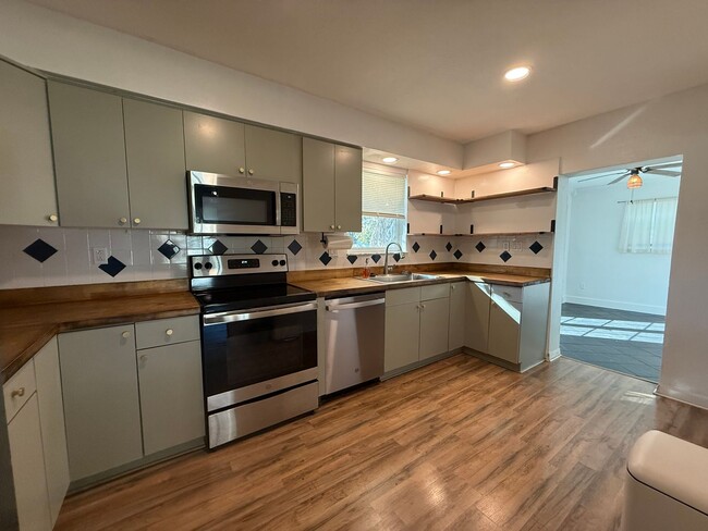 Building Photo - Charming 3-bedroom, 2-bathroom home