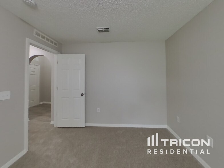 Building Photo - 12266 Glenn Hollow Dr