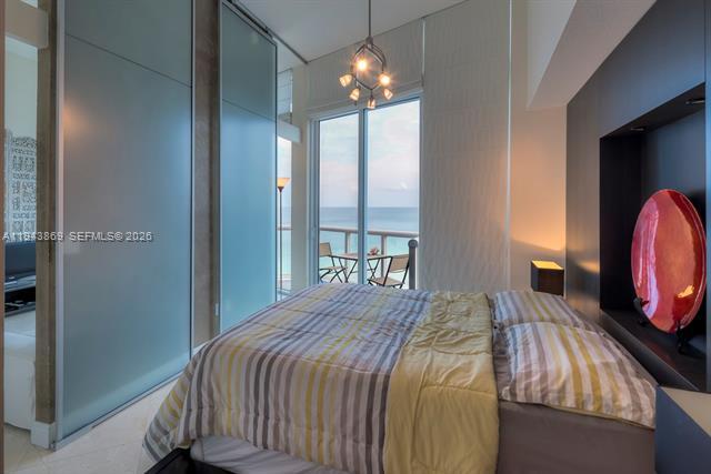 Building Photo - 6515 Collins Ave