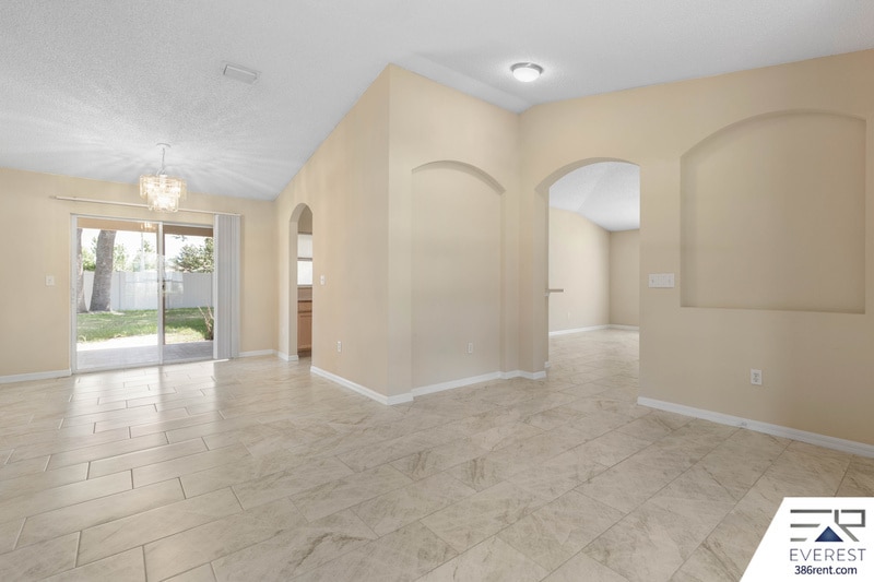 Building Photo - 57 Pin Oak Dr
