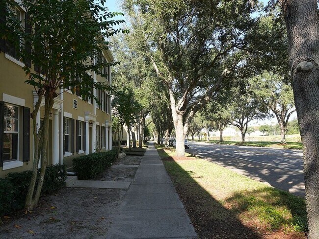 Building Photo - 1004 Waterside Dr