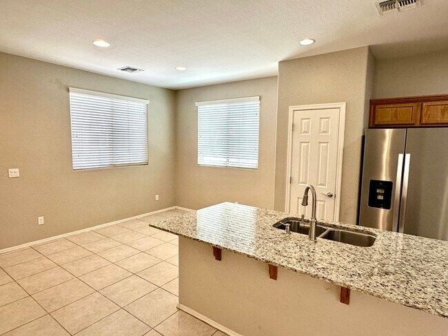 Building Photo - Exceptional 3BR home in gated Westridge Park! Loft, granite kitchen, stainless appliances, 2-car ...