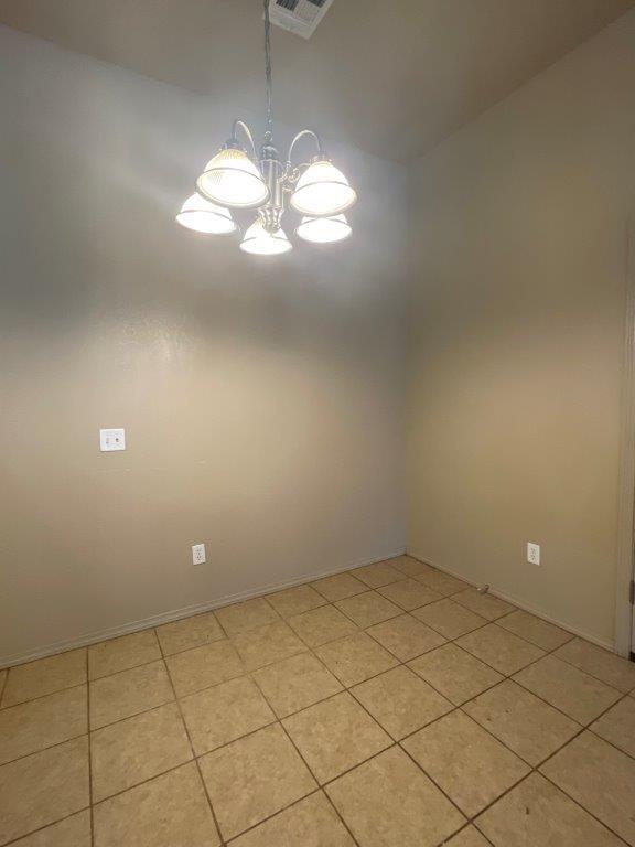 Building Photo - 3631 Vanguard Dr