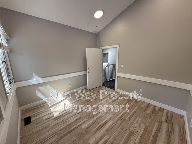 Building Photo - 1221 28th Ave
