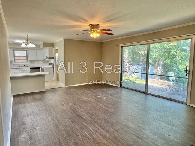 Building Photo - 176 Scenic Dr