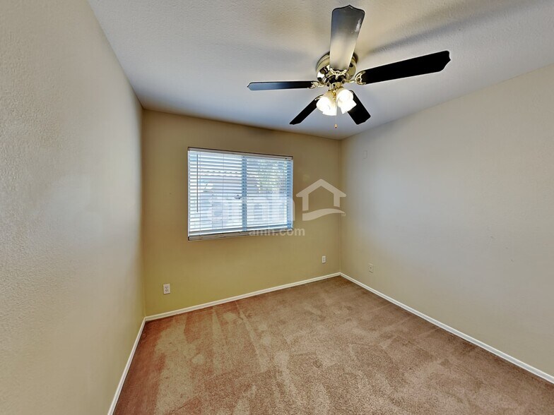 Building Photo - 5501 N 103rd Dr