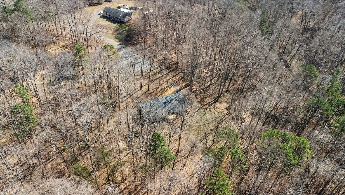 Building Photo - 5050 Park Creek Dr