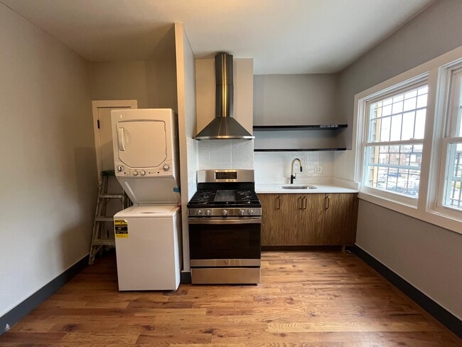 Building Photo - 74 Baldwin Ave