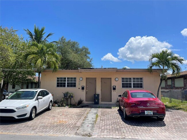 Building Photo - 825 NW 9th St