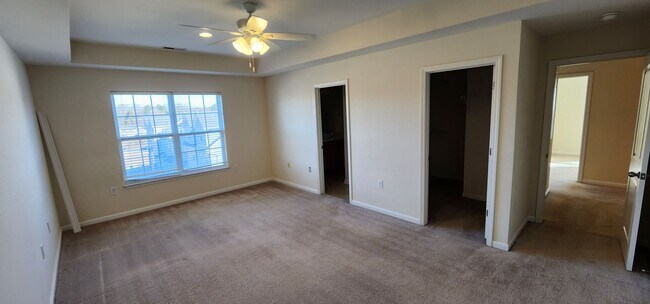 Building Photo - Great condo near Hanes Mall area, Clemmons and I40