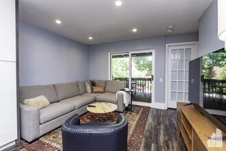 Building Photo - 2 bedroom in Chicago IL 60614