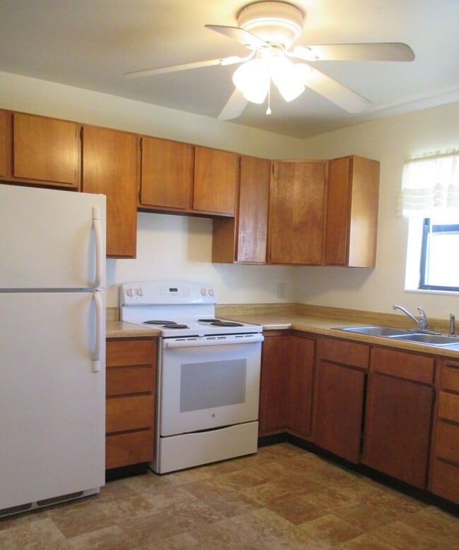 Building Photo - 511 Belmont Ave