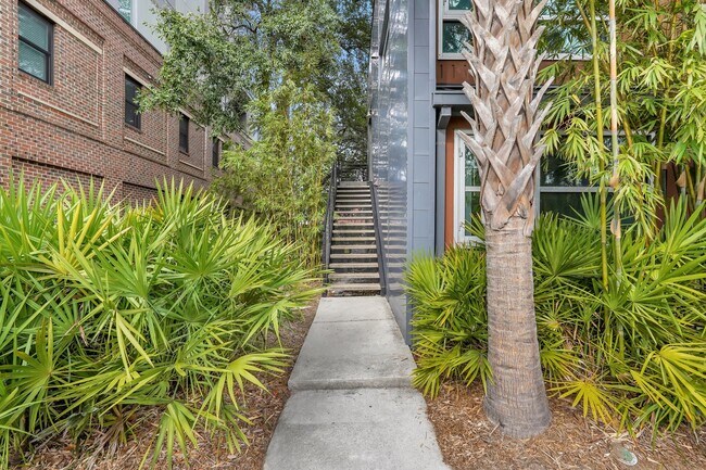 Building Photo - 536 Selma St
