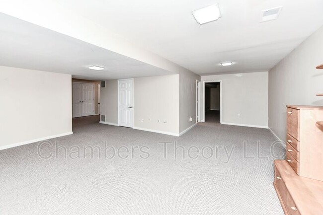 Building Photo - 6033 Woodlake Ln