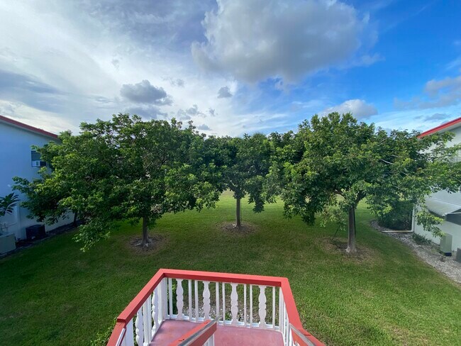 Building Photo - 209 Norwich I