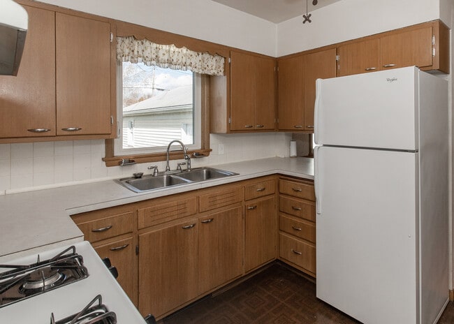 Building Photo - 3243 38th Ave