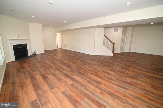 Building Photo - 7001 Chaptico Ct