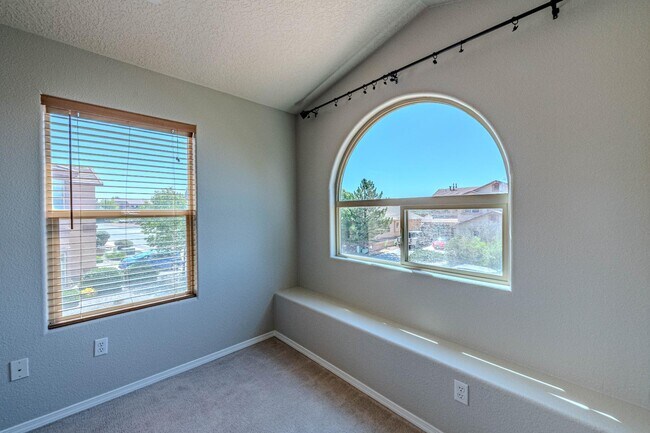 Building Photo - 10532 Coyote Canyon Pl NW