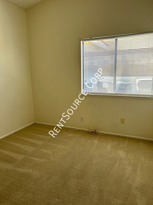 Building Photo - 4663 Cocina Ln