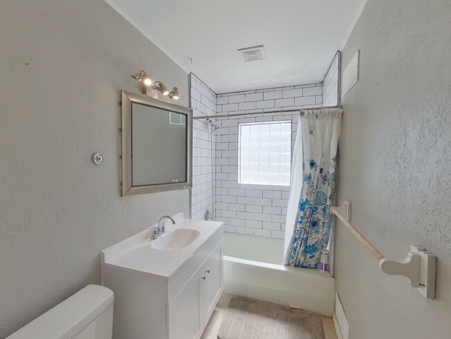 Building Photo - 430 N Jackson Heights St