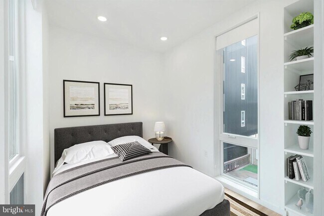 Building Photo - 1154 N Lee St