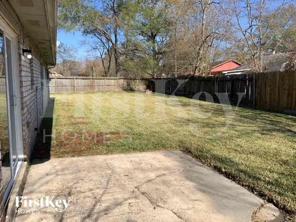 Building Photo - 9819 Kiwi Ln