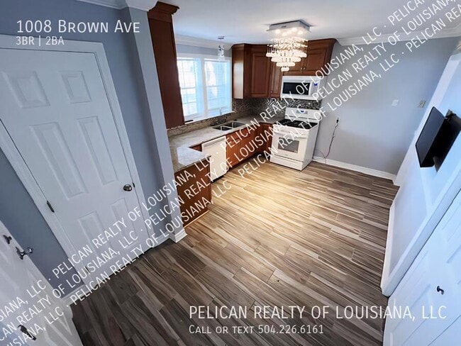 Building Photo - 1008 Brown Ave