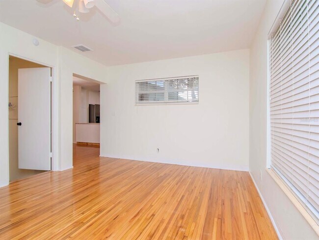Building Photo - 4009 W Zelar St