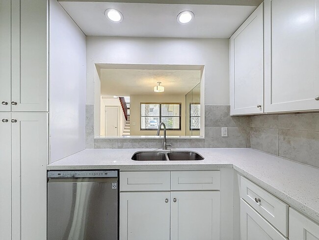 Building Photo - 9278 Ketay Cir