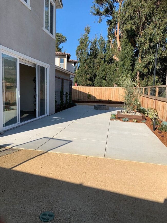 Building Photo - Beautiful 4 BD / 3 BA Home in Righetti Ranch