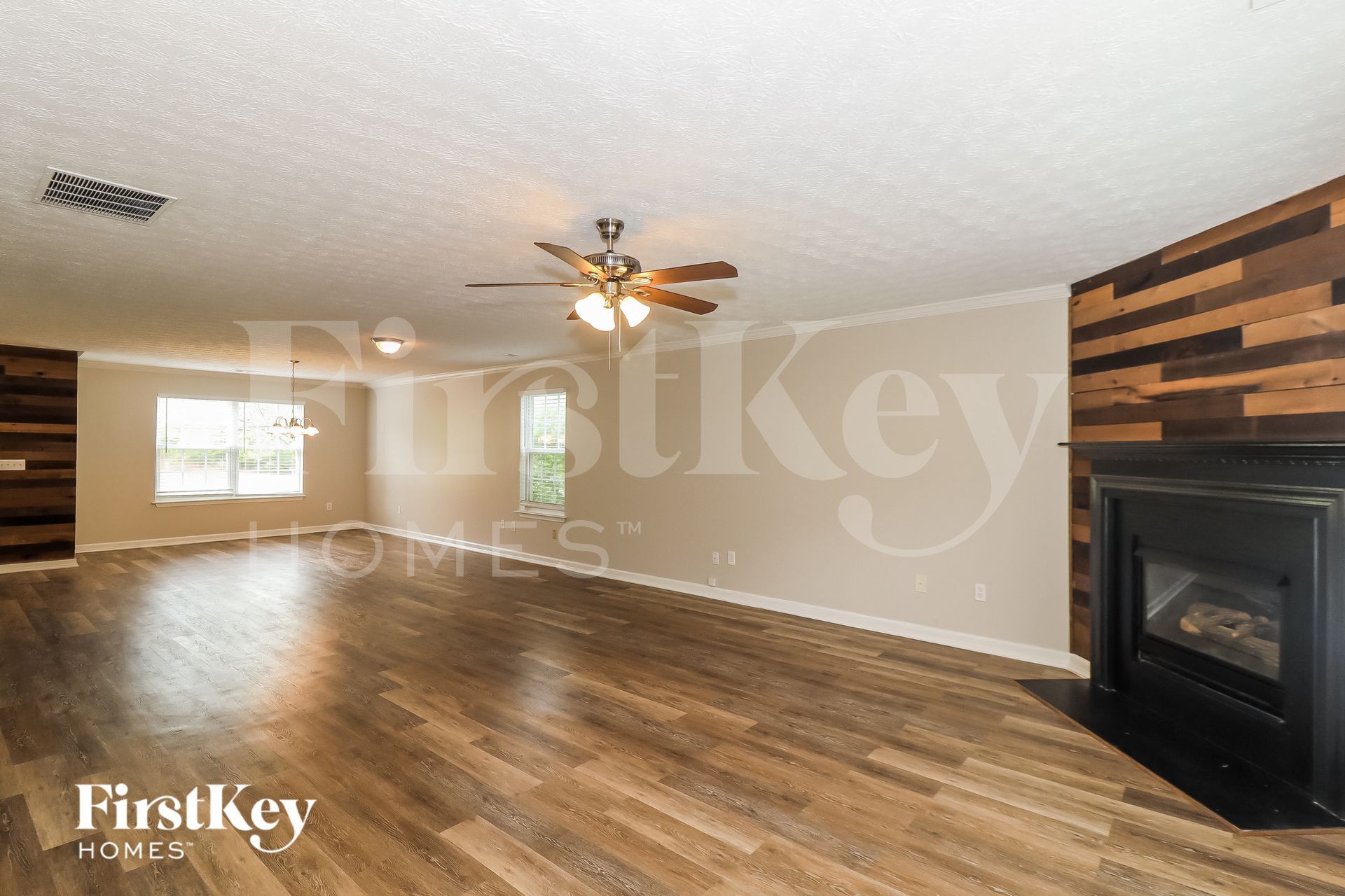 Building Photo - 8335 River Hill Commons Dr