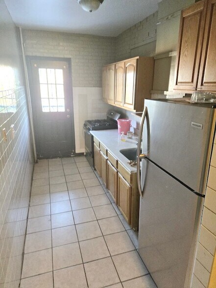 Building Photo - 4406 White Plains Rd