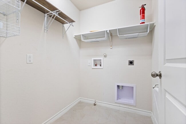 Building Photo - 187 Scarlet Macaw