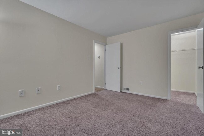 Building Photo - 41 Summit Ct