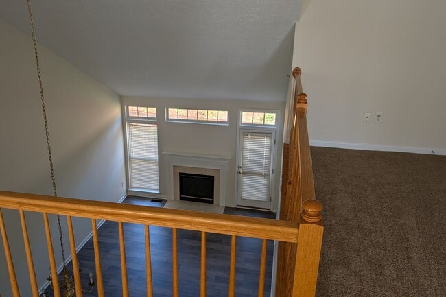 Building Photo - THE VILLAS AT HOLLYWOODS