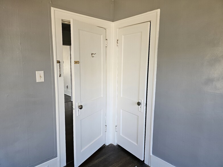 Door from bedroom to study room - 1302 W Bell St