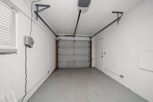 Building Photo - 3920 W Barcelona St