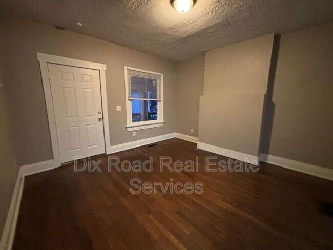 Building Photo - 1025 Richmond Ave