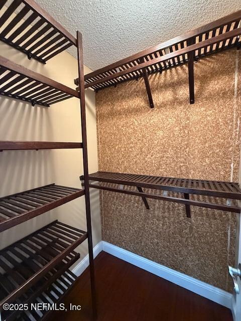 Building Photo - 12947 Tree Wy Ct N