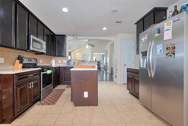 Building Photo - 3327 Bluebird Park Ln