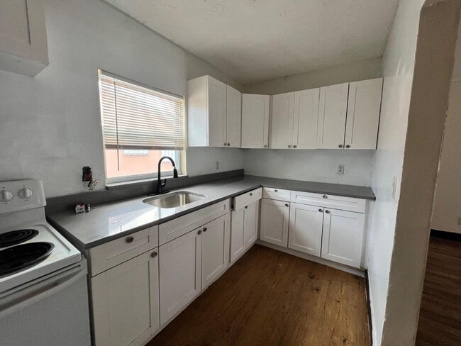 Building Photo - 347 NW 6th Ave