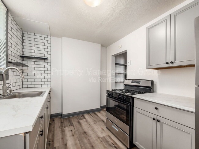 Building Photo - 439 Eldridge Ave