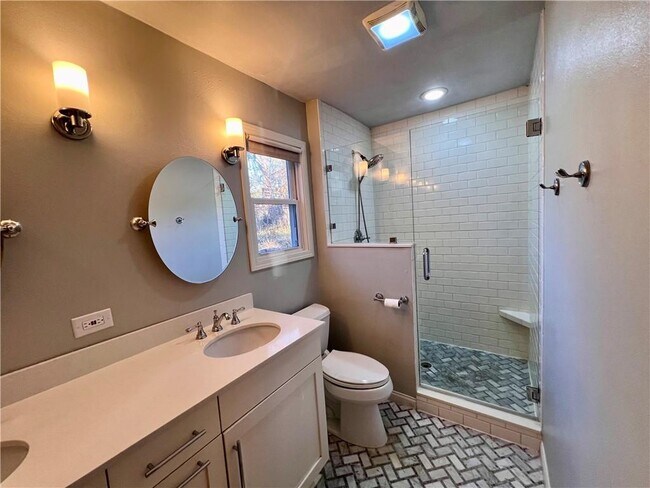 Building Photo - 436 E Prospect St