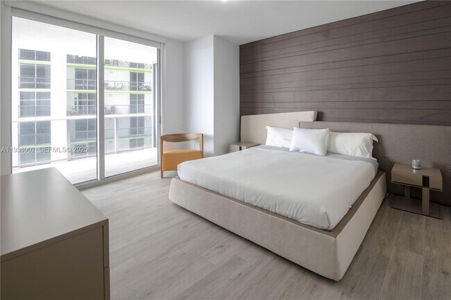 Building Photo - 488 NE 18th St