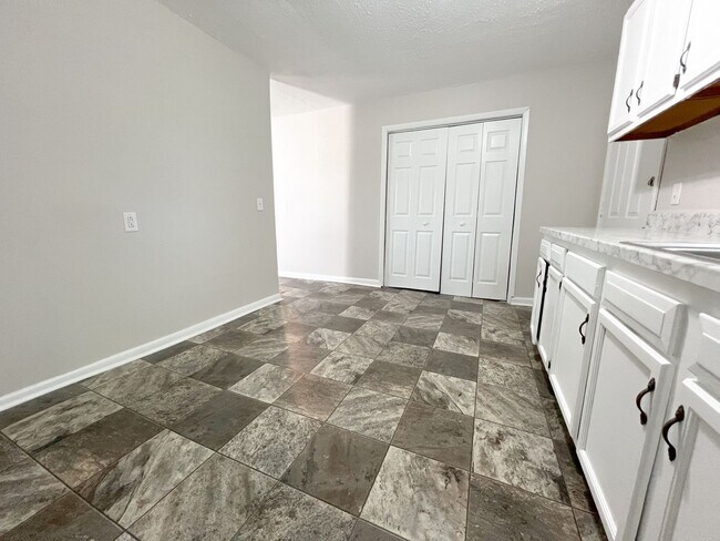 Building Photo - Single-Family Home Downtown--No Breed Restrictions!