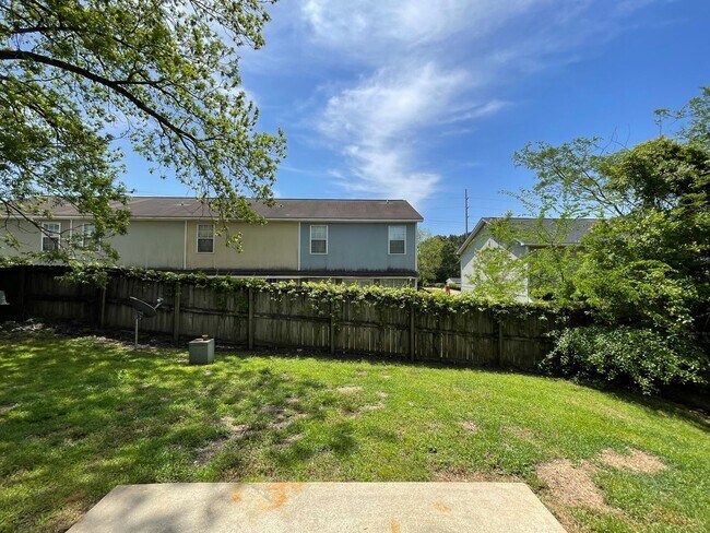 Building Photo - Foxhill Commons