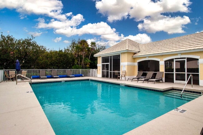 Building Photo - 8419 Whispering Woods Ct