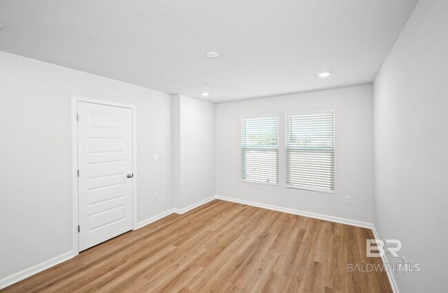 Building Photo - 4246 Lost Bay Dr