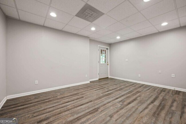 Building Photo - 10950 Kimball Crest Dr